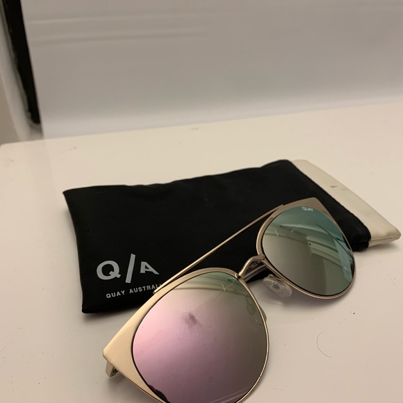 QUAY aviator sunglasses with case - Picture 2 of 6